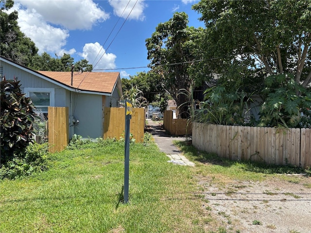 4213 W Cayuga St, Tampa, FL 33614 - view of yard