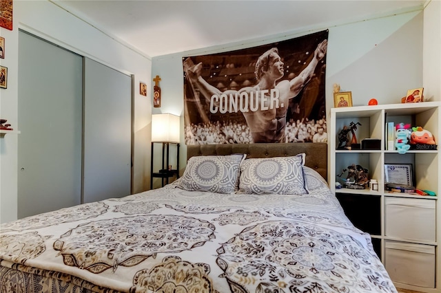 2721 Baird Ct, Palm Harbor, FL 34684 - bedroom with a closet