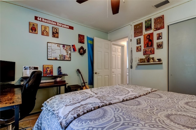 2721 Baird Ct, Palm Harbor, FL 34684 - bedroom featuring ceiling fan and a desk