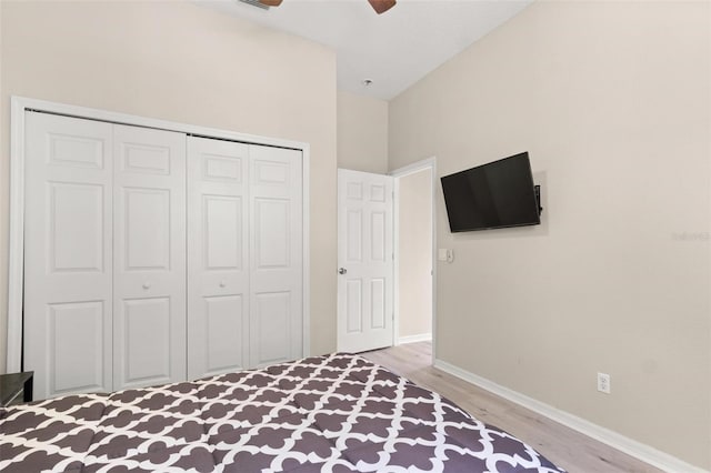 3023 Minuteman Ln, Brandon, FL 33511 - unfurnished bedroom with light wood-style floors, a closet, baseboards, and ceiling fan