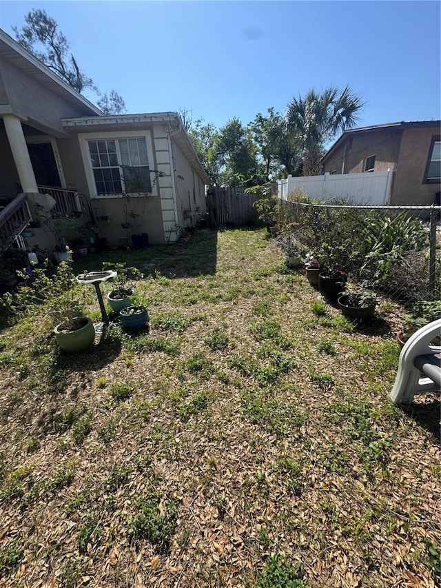 3710 N 57th St, Tampa, FL 33619 - view of yard