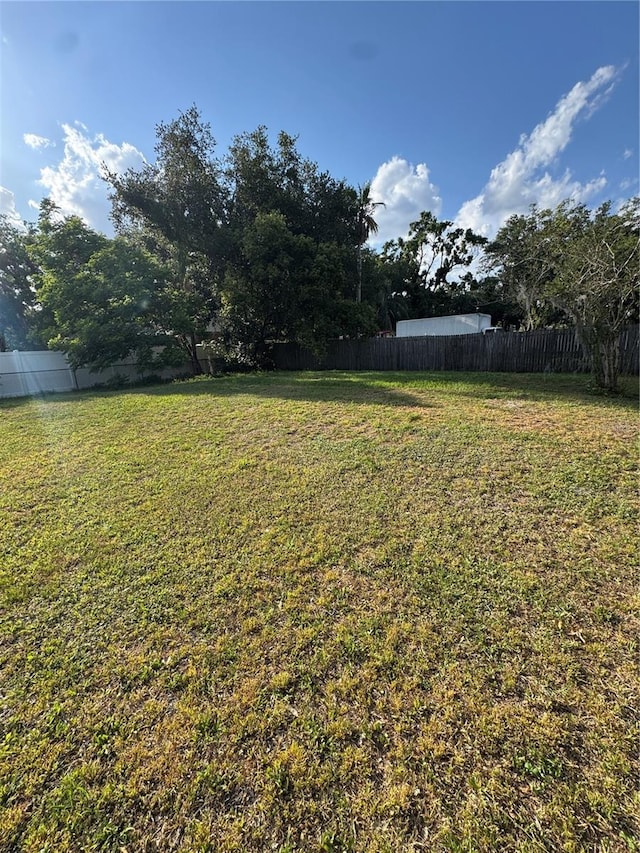 7620 32nd Ave S, Tampa, FL 33619 - view of yard