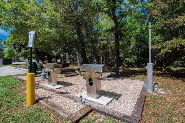 1400 Gandy Blvd N Unit 1705, Saint Petersburg, FL 33702 - surrounding community featuring view of wooded area