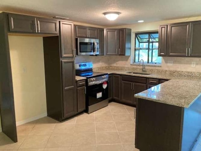 17220 Estes Rd, Lutz, FL 33548 - photo 2