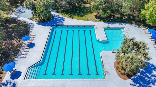 15922 Fishhawk Creek Ln, Lithia, FL 33547 - aerial view of a pool