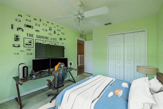 7852 Stoney Hill Dr, Wesley Chapel, FL 33545 - carpeted bedroom featuring baseboards, a closet, a desk, and a ceiling fan