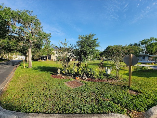 1915 Swanbourne Ln, Lutz, FL 33558