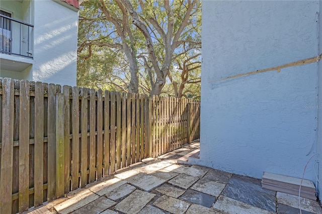 2820 Somerset Park Dr Unit 101, Tampa, FL 33613 - view of patio / terrace