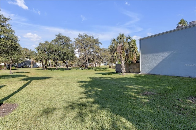 2820 Somerset Park Dr Unit 101, Tampa, FL 33613 - view of green lawn