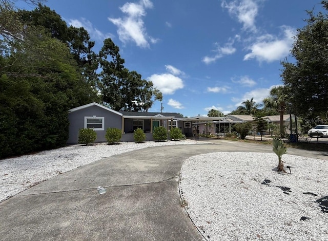 6741 4th Ave N, Saint Petersburg, FL 33710 - ranch-style home with curved driveway