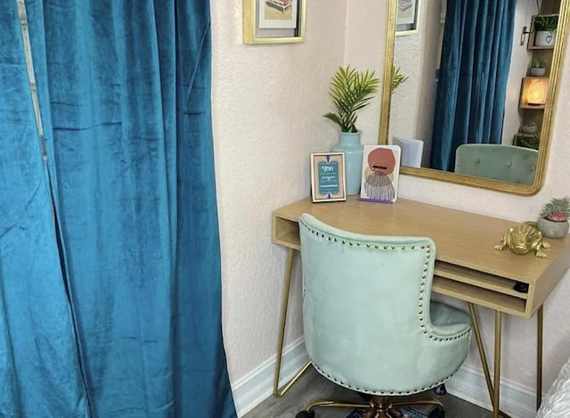 6741 4th Ave N, Saint Petersburg, FL 33710 - office area with baseboards and a textured wall