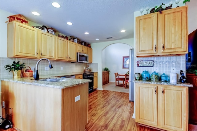 550 Salmon Ct, Oldsmar, FL 34677 - photo 3