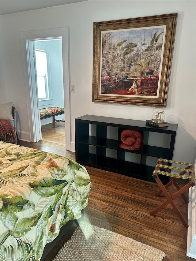 1020 38th Ave N, Saint Petersburg, FL 33704 - bedroom featuring wood finished floors and baseboards