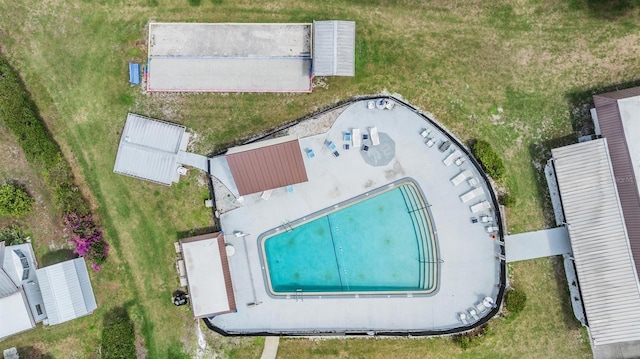 3542 Castle Dr, Zephyrhills, FL 33540 - aerial view of a pool