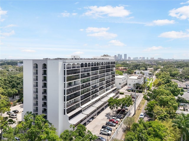 3211 W Swann Ave Unit 605, Tampa, FL 33609 - view of property featuring a city view