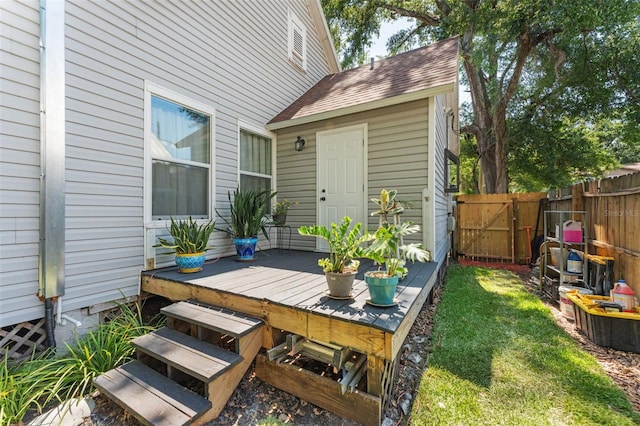 2911 N Jefferson St, Tampa, FL 33602 - wooden deck with a gate