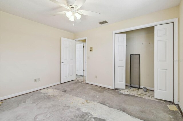 6322 Cocoa Ln, Apollo Beach, FL 33572 - unfurnished bedroom with baseboards, a ceiling fan, and a closet