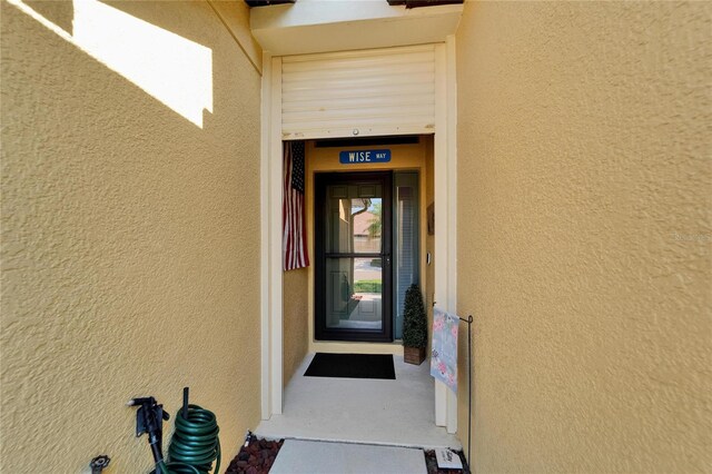 5646 Sunset Falls Dr, Apollo Beach, FL 33572 - entrance to property featuring stucco siding