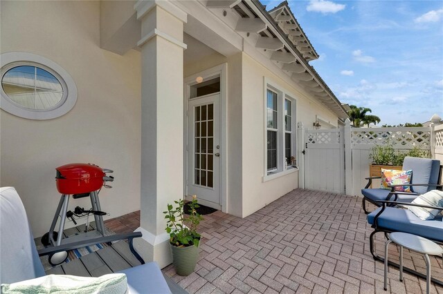 110 Aberdeen Pond Dr, Apollo Beach, FL 33572 - view of patio