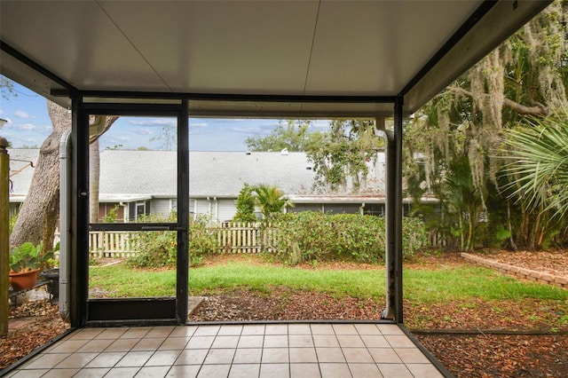 39650 US Highway 19 N Unit 143, Tarpon Springs, FL 34689 - unfurnished sunroom featuring healthy amount of natural light