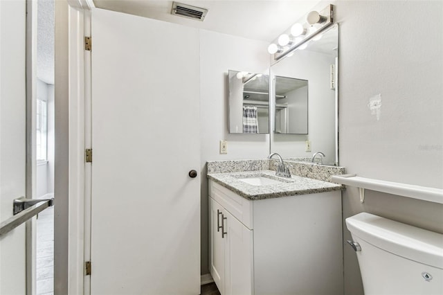 39650 US Highway 19 N Unit 143, Tarpon Springs, FL 34689 - half bath with vanity and toilet