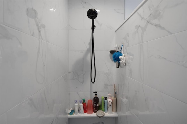 1854 S Overview Dr, Lecanto, FL 34461 - full bath featuring a marble finish shower