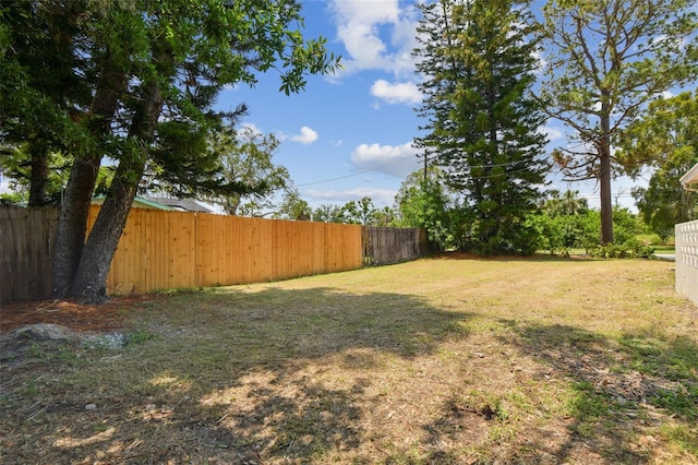 695 Sunset Dr, Tarpon Springs, FL 34689 - view of yard