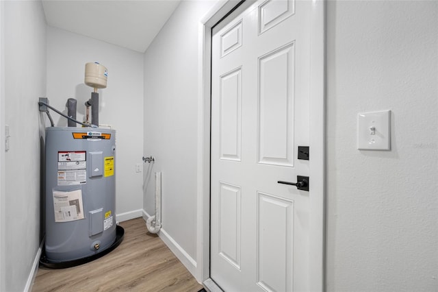 3927 Spence Ave, Tampa, FL 33614 - utility room featuring water heater