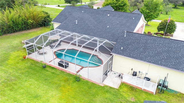 9830 Caribou Trl, Dade City, FL 33525 - aerial view of property and surrounding area featuring a pool