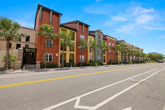 2410 W Azeele St Unit 214, Tampa, FL 33609 - view of property with a residential view