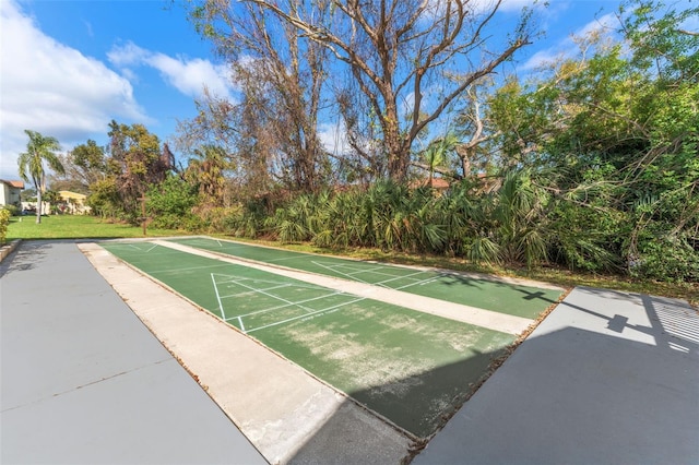 501 E Bay Dr Unit 102, Largo, FL 33770 - surrounding community featuring shuffleboard