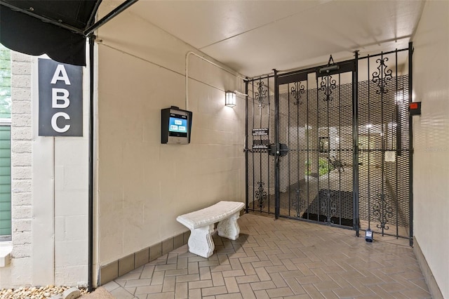 3325 Bayshore Blvd Unit C36, Tampa, FL 33629 - view of gate