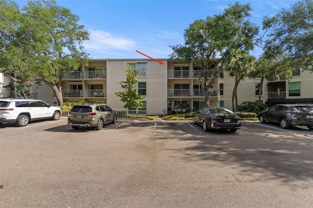 3325 Bayshore Blvd Unit C36, Tampa, FL 33629 - view of property with uncovered parking