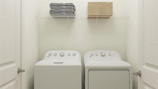 18477 Serene Lake Loop, Lutz, FL 33548 - laundry room with washer and dryer