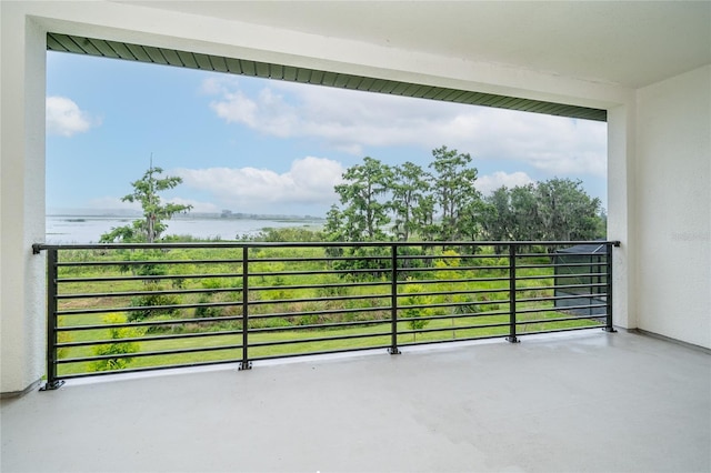 8834 Sanders Tree Loop, Wesley Chapel, FL 33545 - balcony featuring a water view