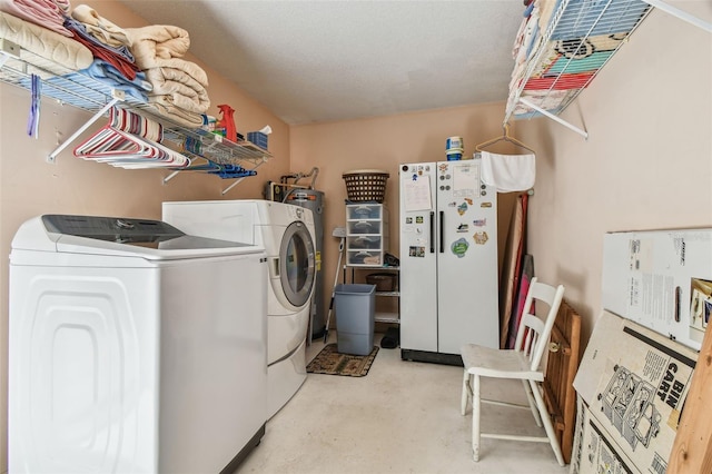 17801 Simmons Rd, Lutz, FL 33548 - laundry room with independent washer and dryer