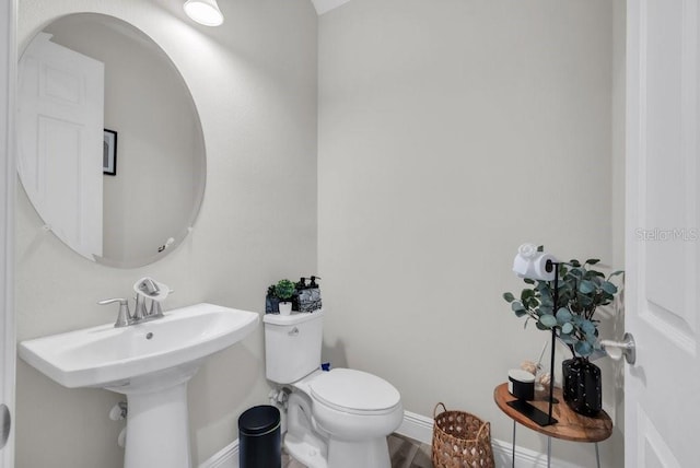 12650 Shetland Walk Dr, Lithia, FL 33547 - bathroom with toilet and baseboards