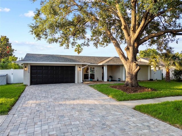 3925 Dunaire Dr, Valrico, FL 33596 - photo 2