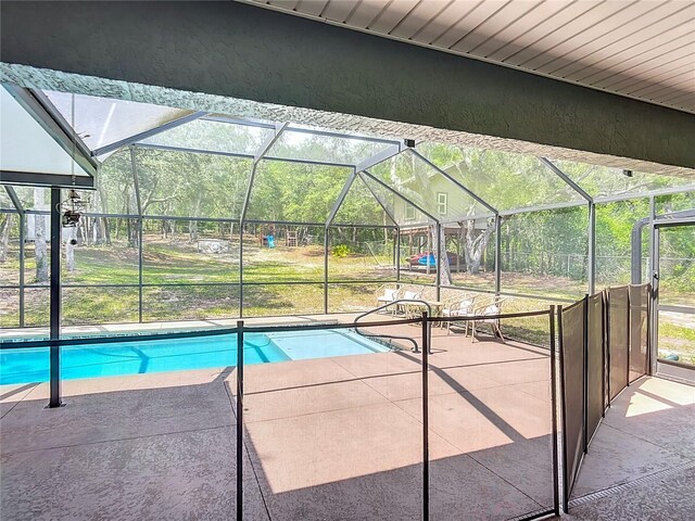 1199 E Mckinley St, Hernando, FL 34442 - swimming pool with a lanai and a patio