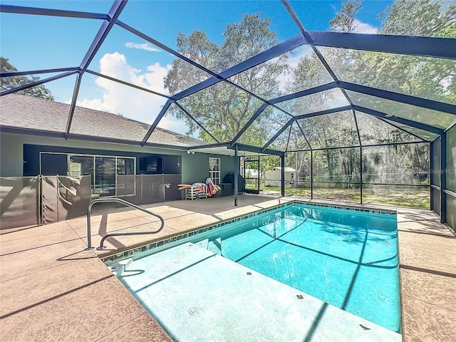 1199 E Mckinley St, Hernando, FL 34442 - swimming pool featuring a patio area and a lanai