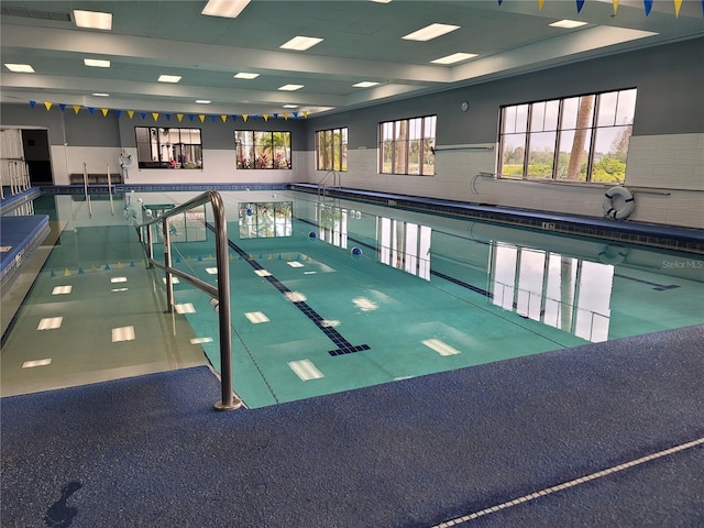2516 New Haven Cir, Sun City Center, FL 33573 - view of indoor pool