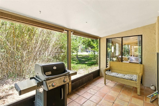 4419 Longshore Dr, Land O Lakes, FL 34639 - sunroom with vaulted ceiling
