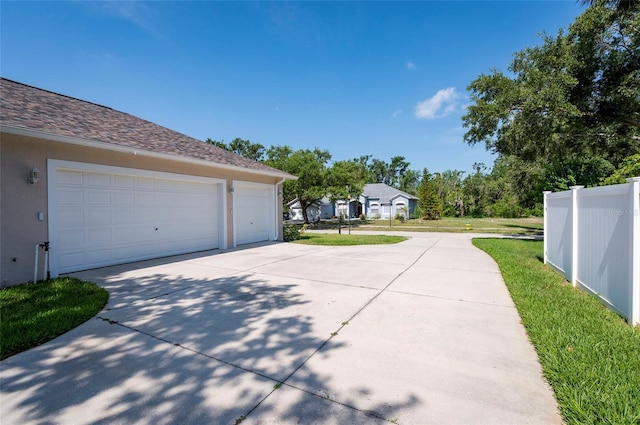9908 Alafia River Ln, Gibsonton, FL 33534 - view of garage