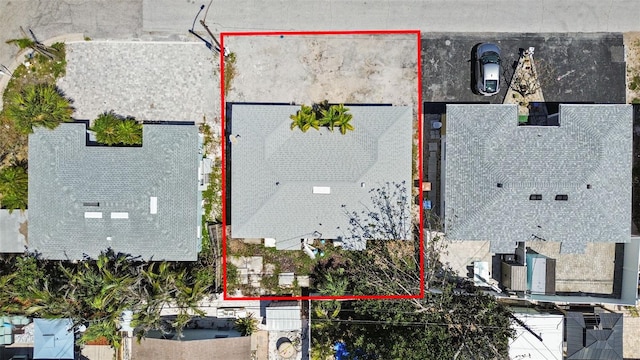 154 147th Ave E, Madeira Beach, FL 33708 - aerial overview of property's location featuring property parcel outlined