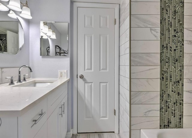 1877 Pine Cone Cir, Clearwater, FL 33760 - bathroom featuring vanity and a bath