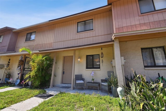 4017 Cedar Limb Ct, Tampa, FL 33614 - view of property with a porch