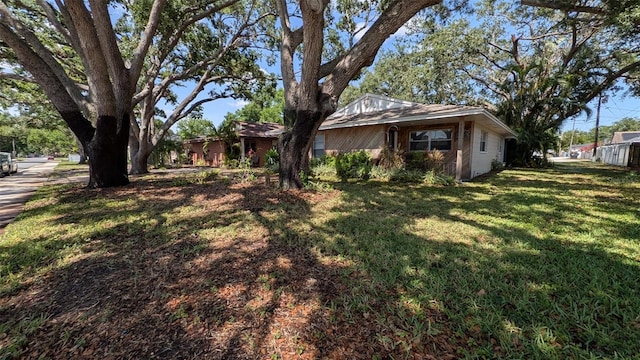 4021 19th St N, Saint Petersburg, FL 33714 - view of green lawn