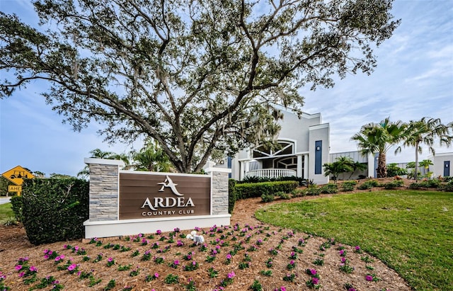 1516 E Lake Woodlands Pkwy, Oldsmar, FL 34677 - community / neighborhood sign featuring a yard