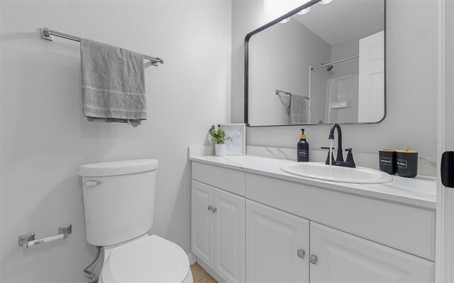 2613 E 113th Ave, Tampa, FL 33612 - full bath with vanity and toilet