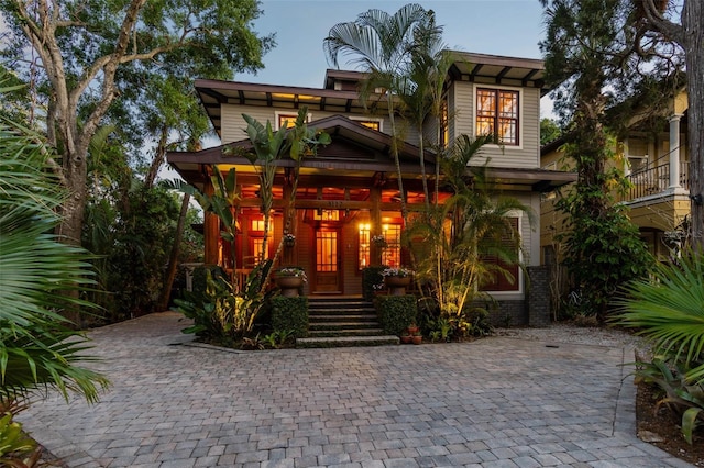 3112 W Wallcraft Ave, Tampa, FL 33611 - view of front facade featuring covered porch